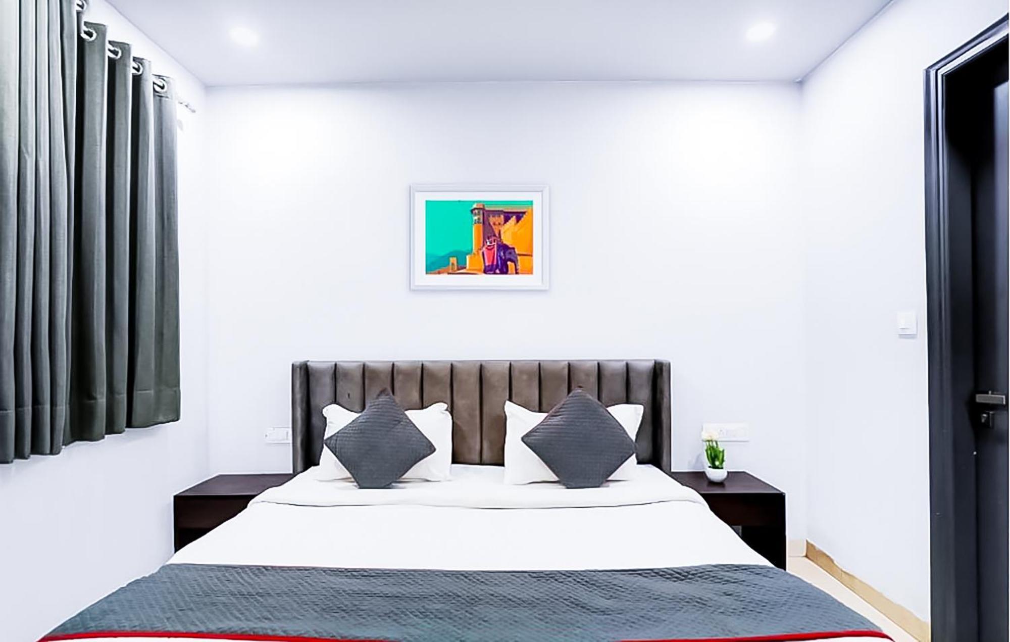 Family Rooms Inn - Shalimarbagh ニューデリー エクステリア 写真