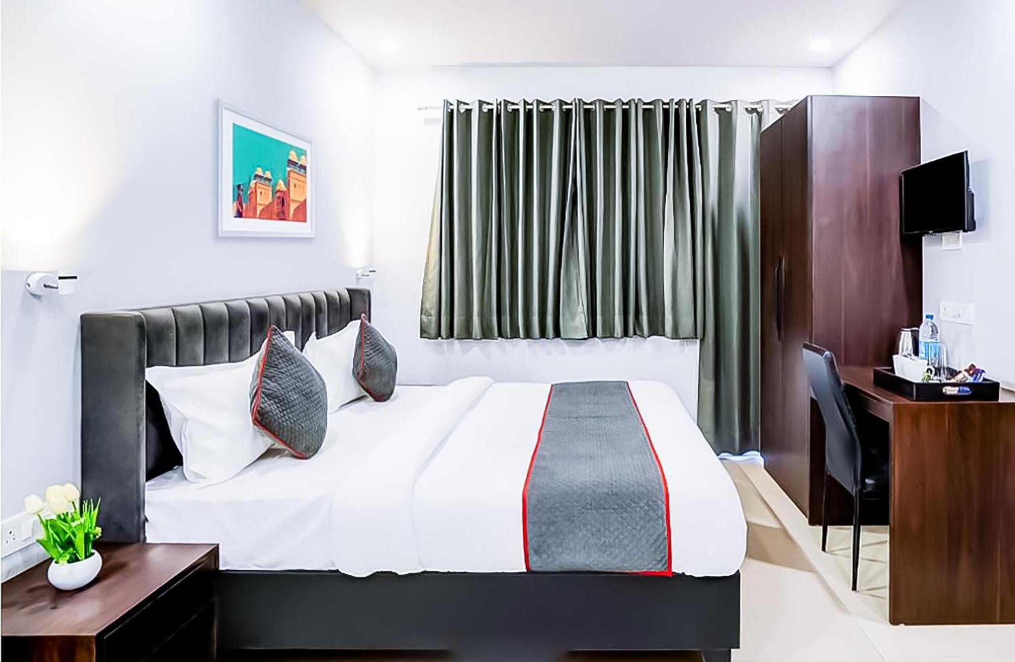 Family Rooms Inn - Shalimarbagh ニューデリー エクステリア 写真